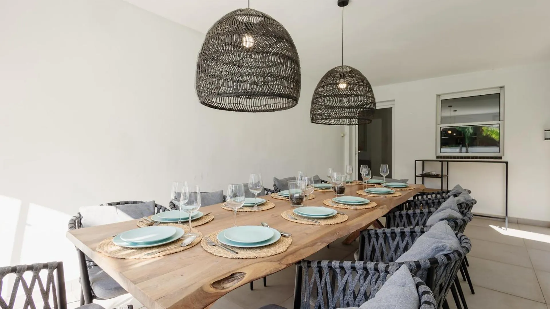別荘 Villa Oceano - A Beachfront Retreat With Heated Pool And Jacuzzi In Costabellla, マルベーリャ