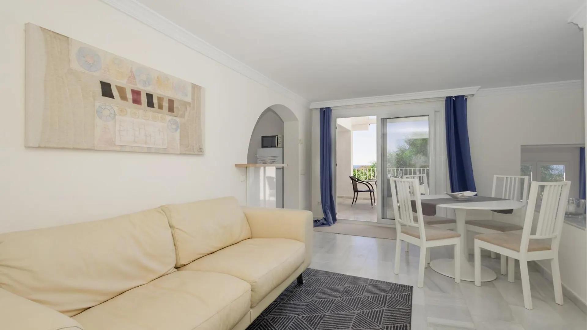 Villa Oceano - A Beachfront Retreat With Heated Pool And Jacuzzi In Costabellla, マルベーリャ 別荘